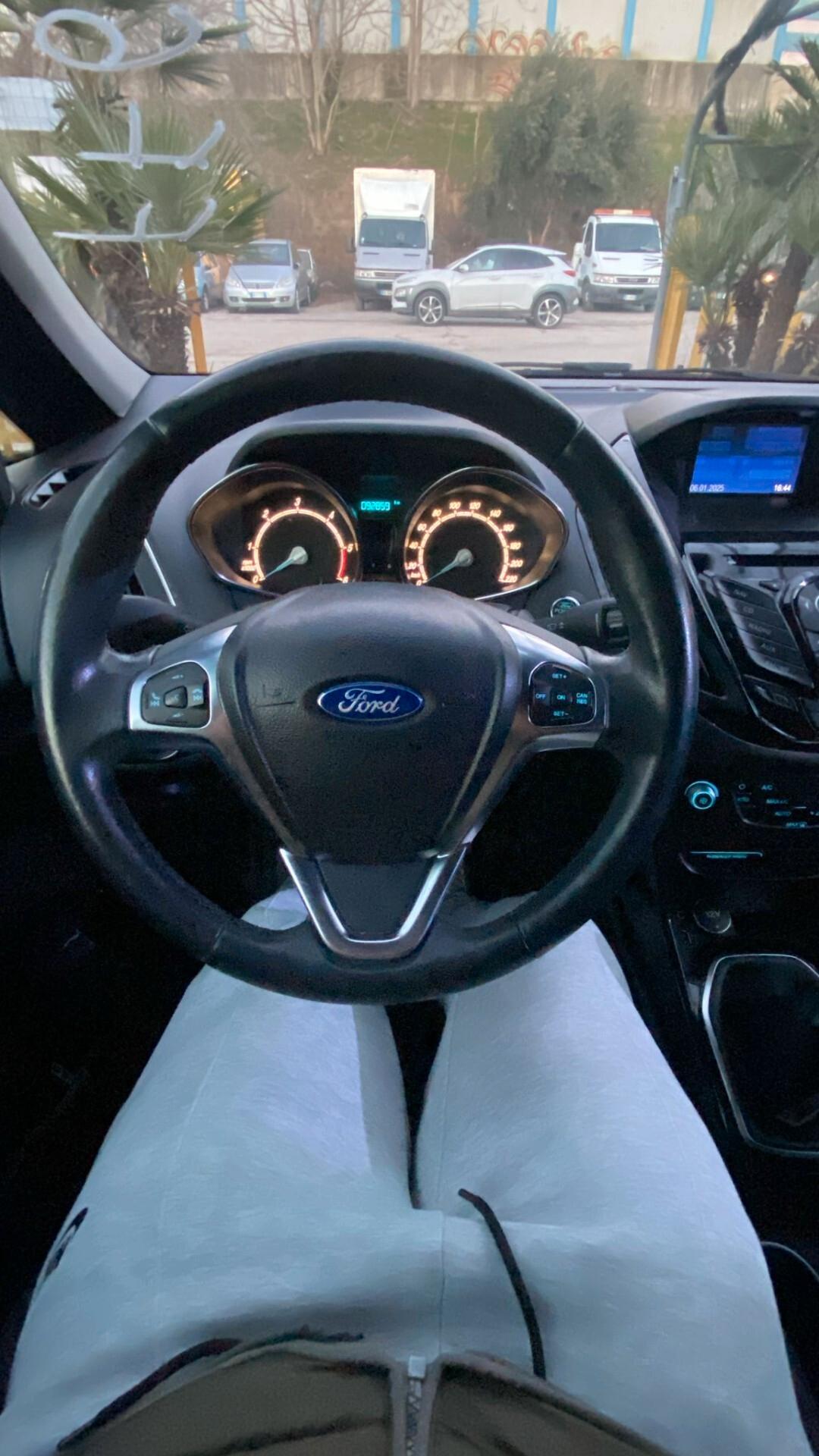 Ford B-Max 1.5 TDCi 95 CV Titanium AUTOCARRRO 4 POSTI