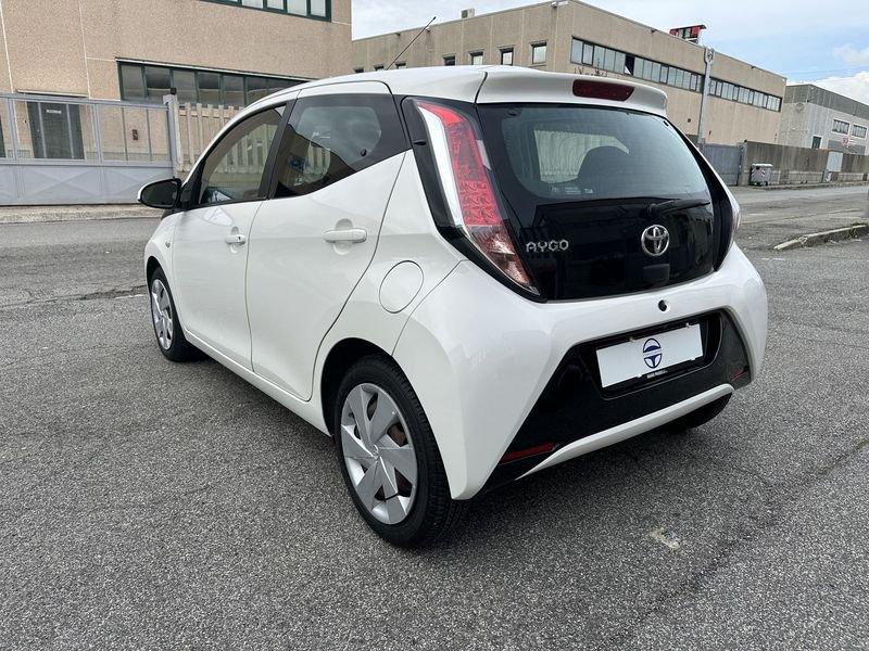 Toyota Aygo 1.0 VVT-i x-cool 5p. 69cv