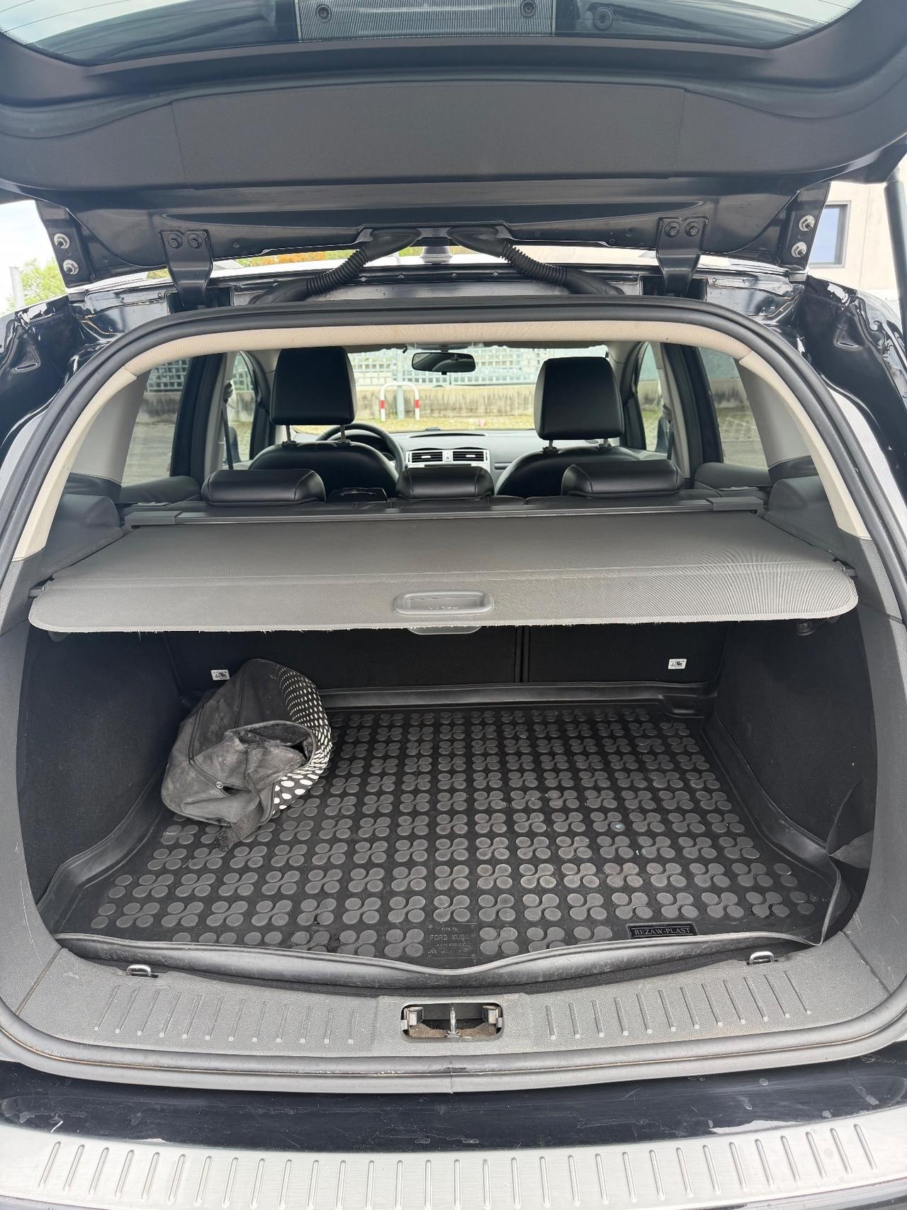 Ford Kuga Kuga+ 2.0 TDCi 140 CV 2WD DPF