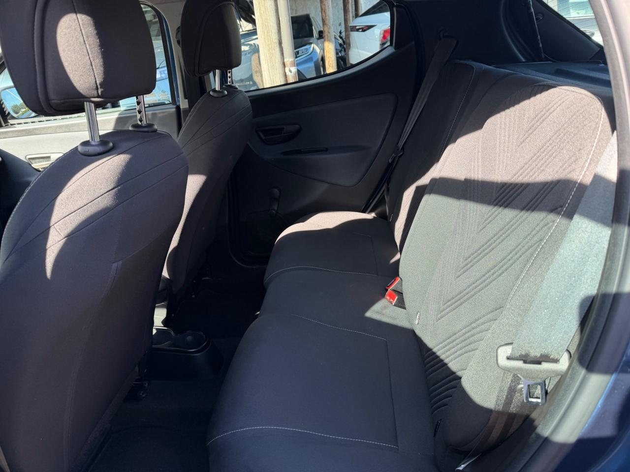 Lancia Ypsilon 1.0 FireFly 5 porte S&S Hybrid Ecochic Silver