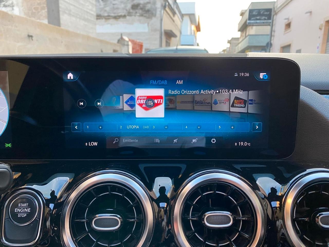 MERCEDES GLA 250DE EQ-POWER PREMIUM 1.3 160CV TETTO NAVI CAM ANNO 2021
