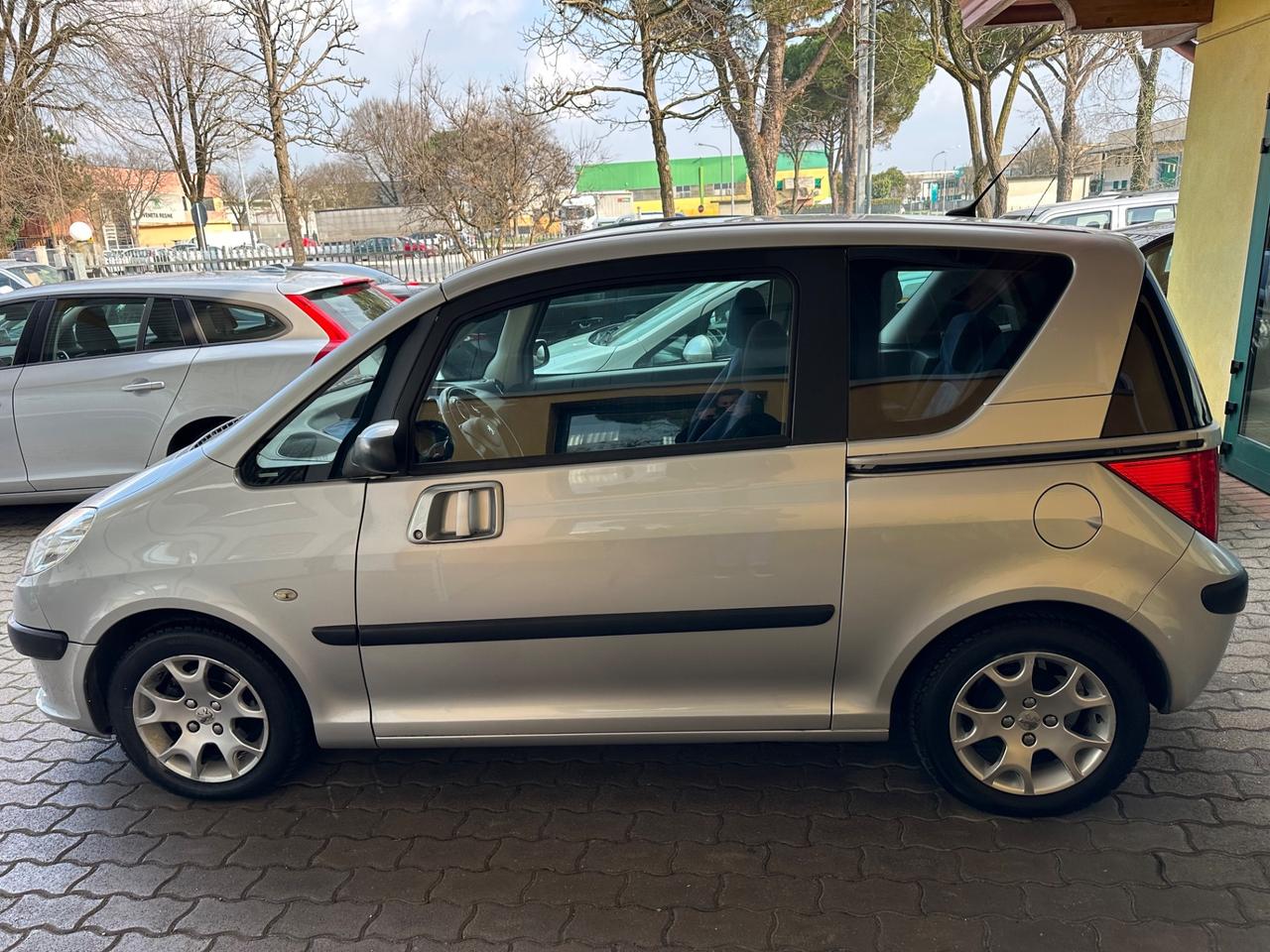 Peugeot 1007 1.4 HDi Trendy