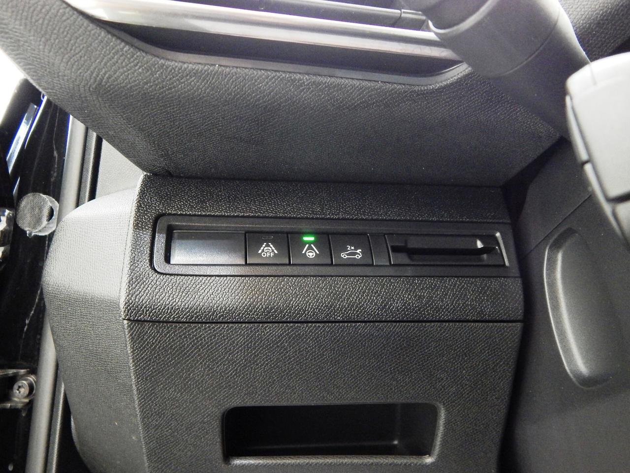 Peugeot 5008 1.5 bluehdi GT Pack 7 Posti EAT8 TETTO-NAVI-PELLE-PARK