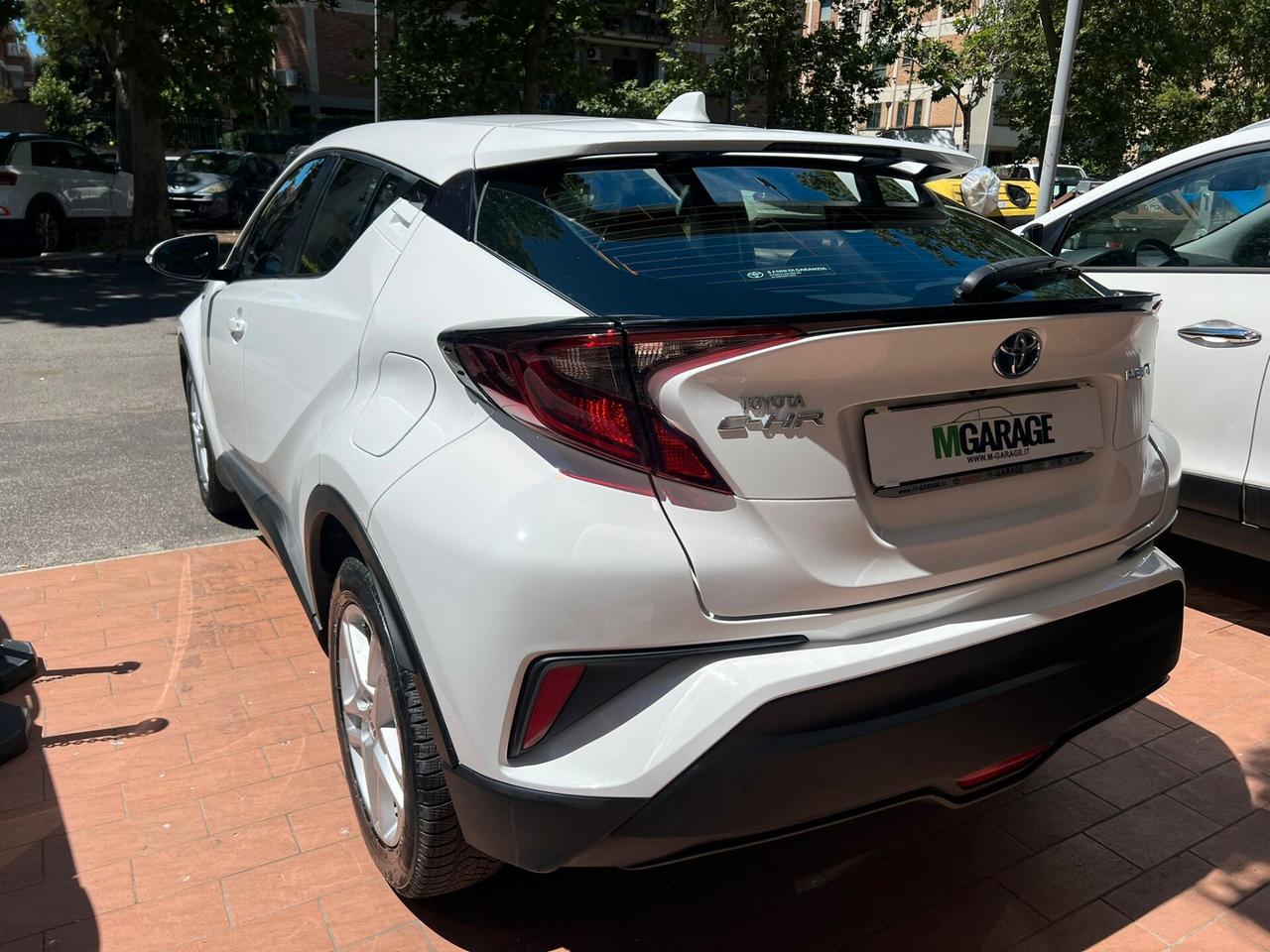 Toyota C-HR 1.8 Hybrid E-CVT Business