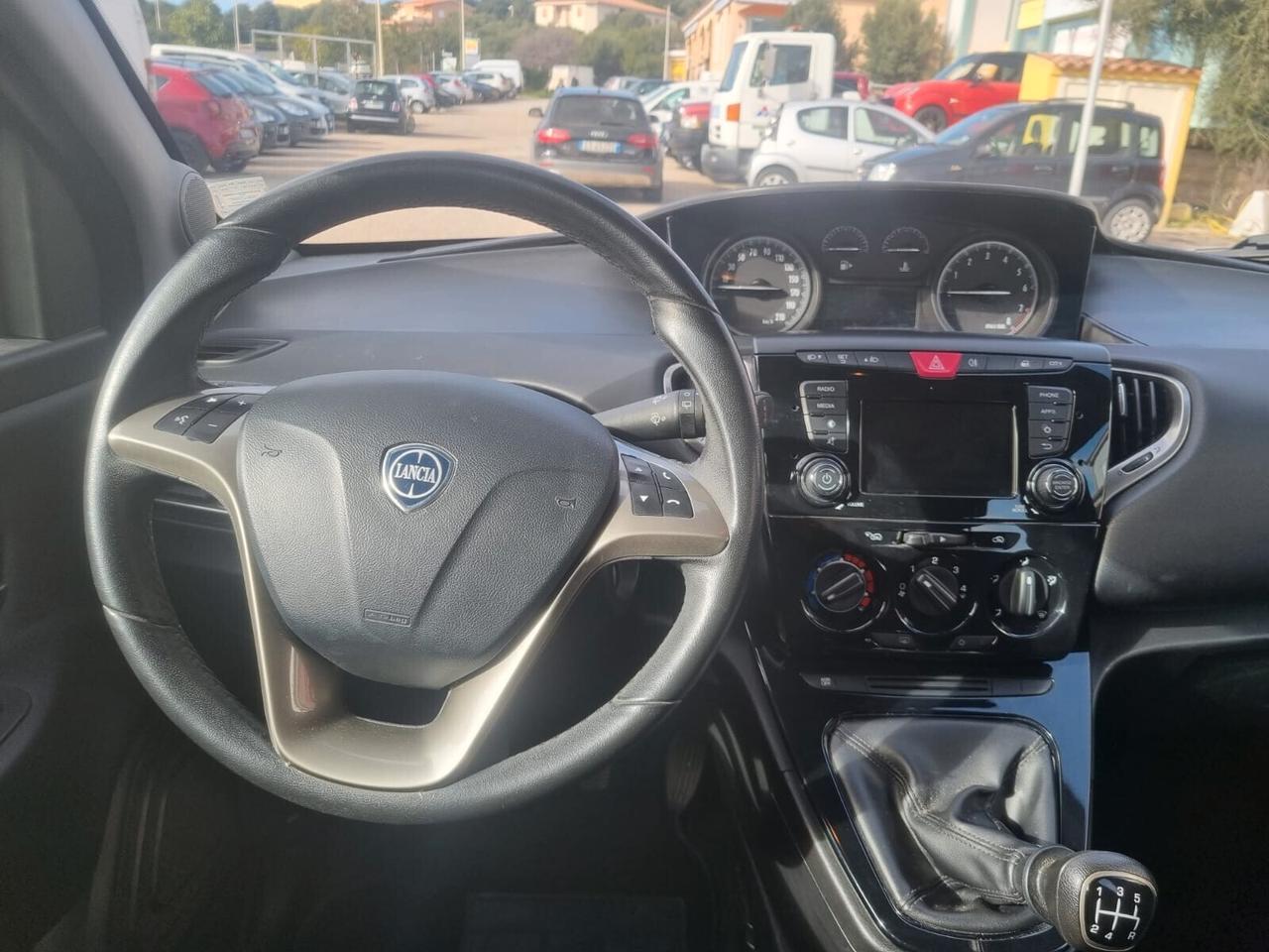 Lancia Ypsilon 1.2 69 CV 5 porte Gold