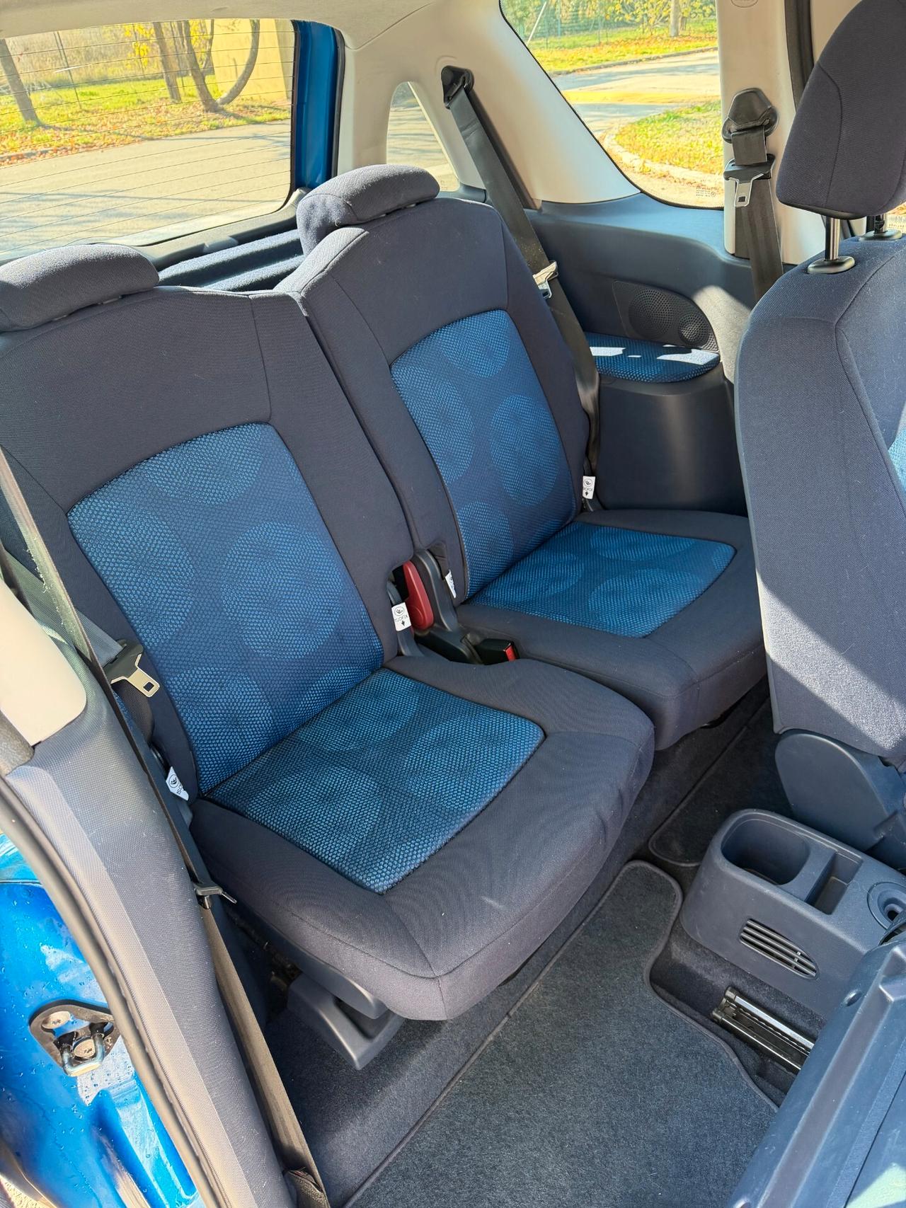 Peugeot 1007 1.4 Happy
