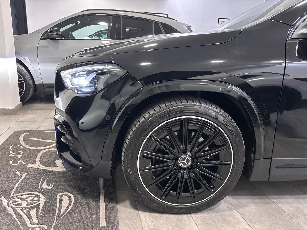MERCEDES-BENZ GLA 200D PREMIUM AMG TETTO-NAVI-MULTIBEAM