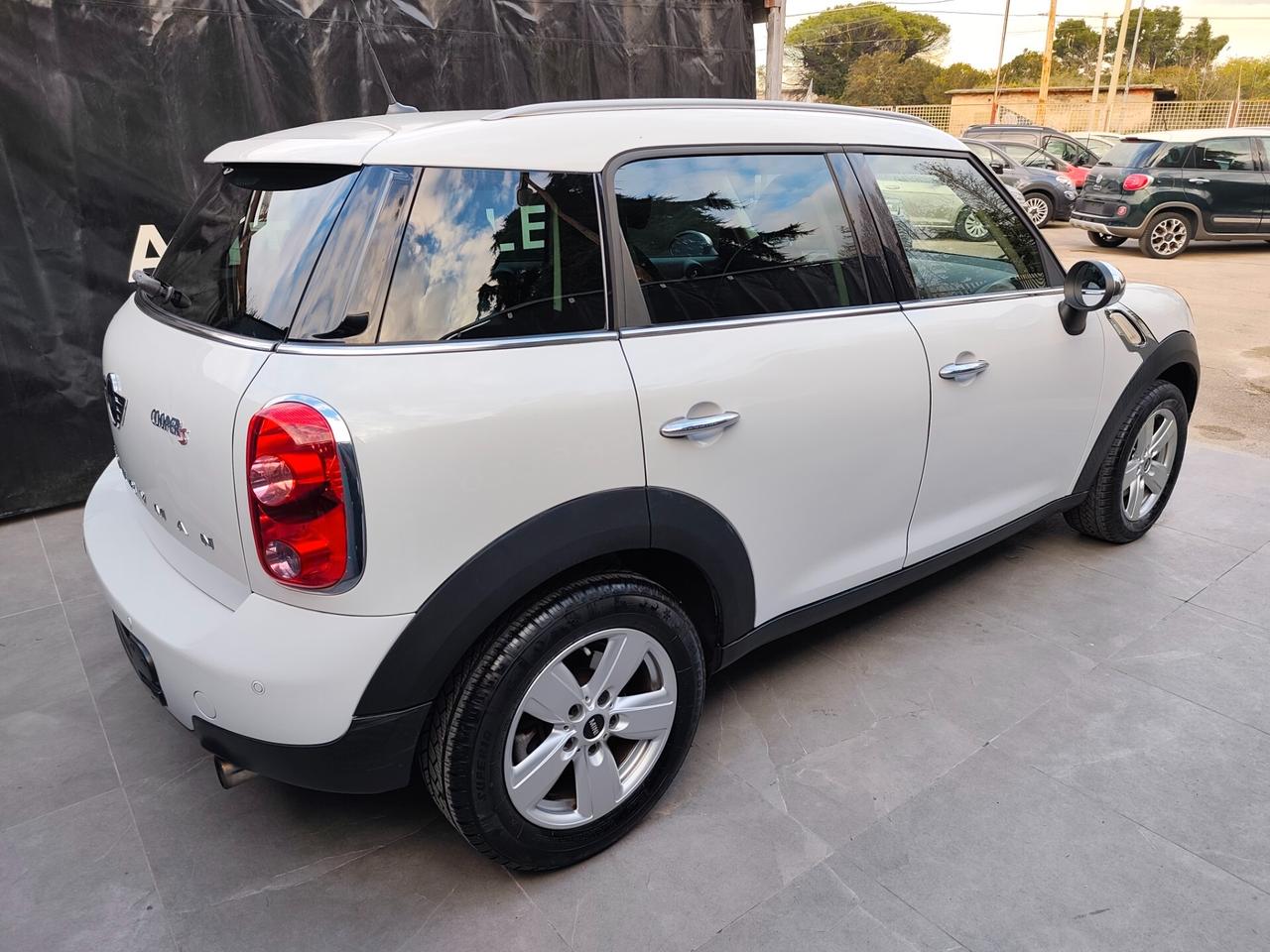 Mini Countryman CAMBIO AUTOMATICO 1.6 BENZINA