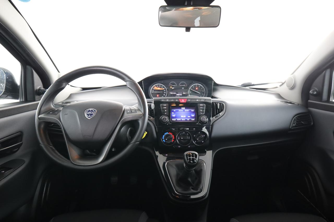 LANCIA Ypsilon 3ª serie Ypsilon 1.2 69 CV 5 porte Silver