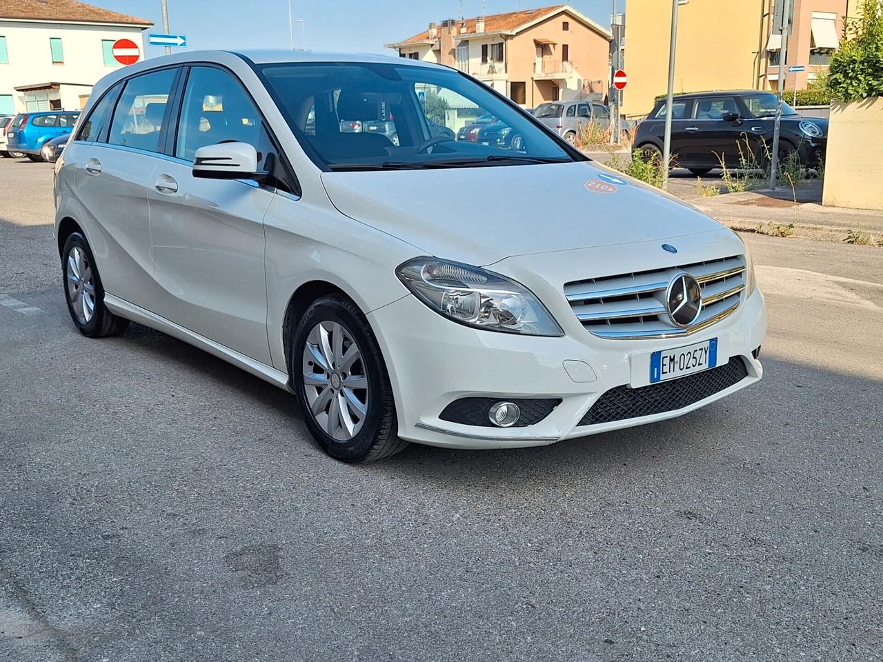 Mercedes-benz B 180 CDI BlueEFFICIENCY Executive NAVI TEL RETROCAMERA