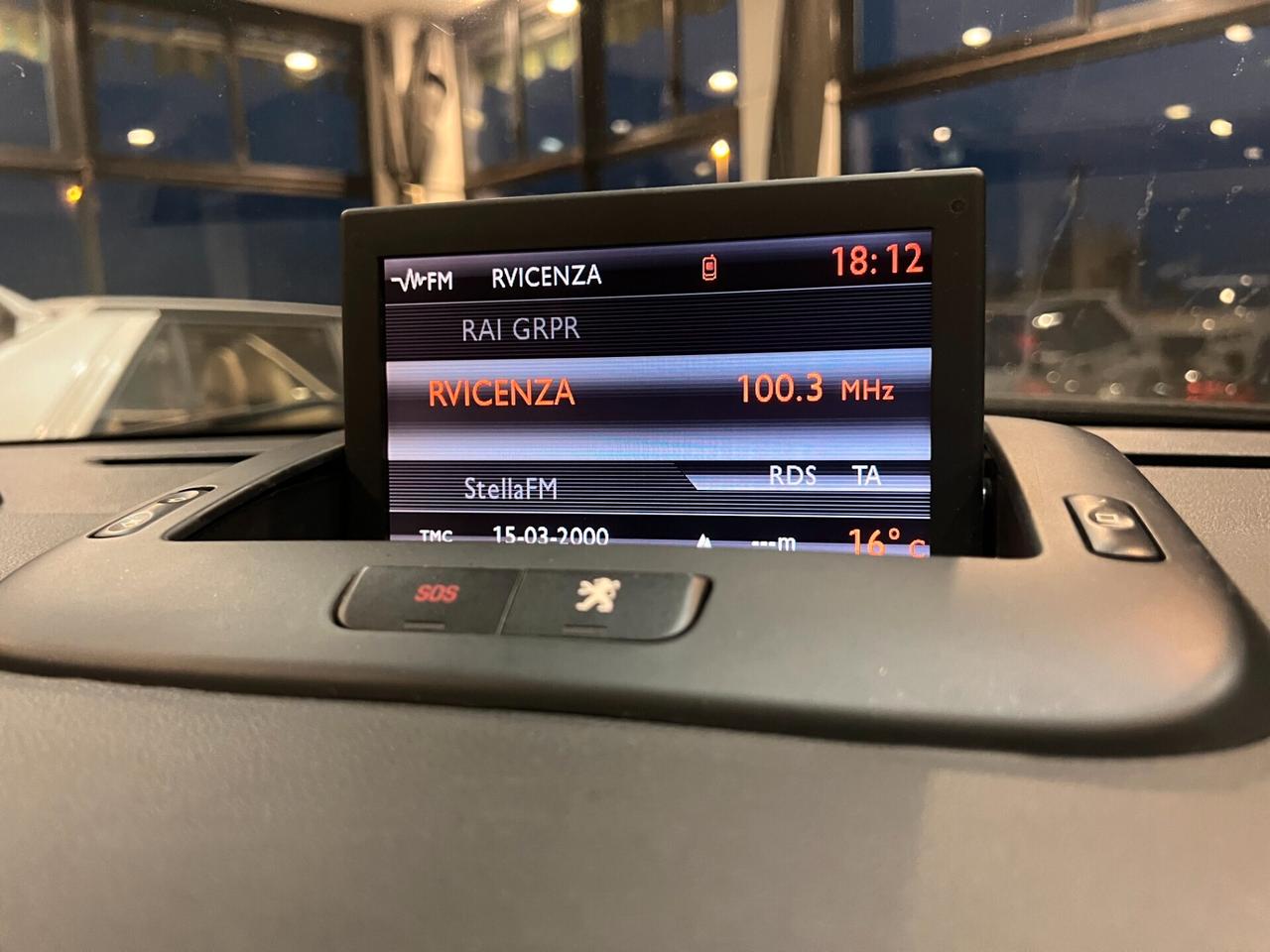 Peugeot 3008 1.6 HDi/TETTO+PELLE/UNIPROP