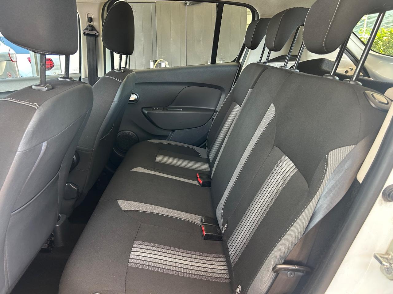 Dacia Sandero 1.5dCi NAVI Serie Speciale Wow