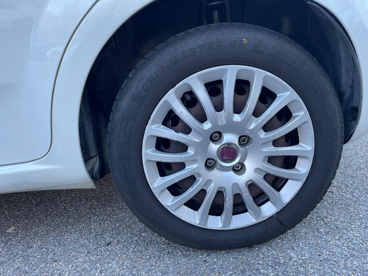 Fiat Punto 1.3 MJT II 75 CV 5 porte*Neopatentati*