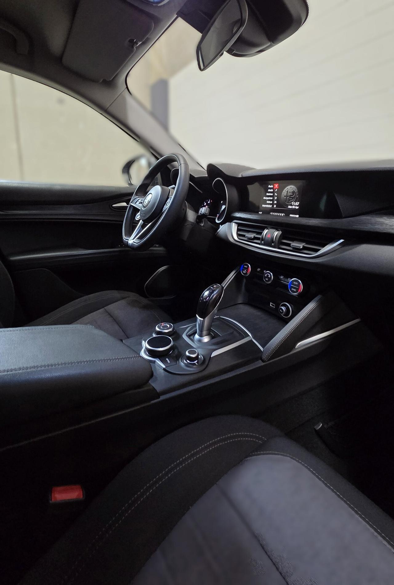 Alfa Romeo Stelvio 2.2 Turbodiesel 160 CV AT8 RWD Business