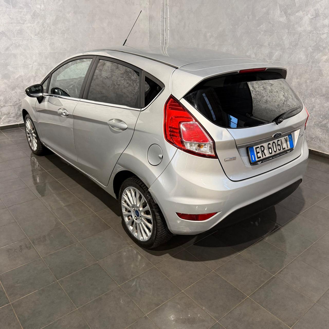 Ford Fiesta 1.5 TDCi 75CV 5 porte Titanium