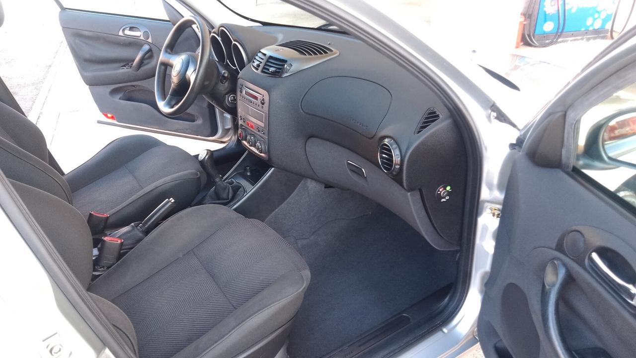 Alfa Romeo 147 1.6i 16V T.S. 84milakm Neop 5 p 03