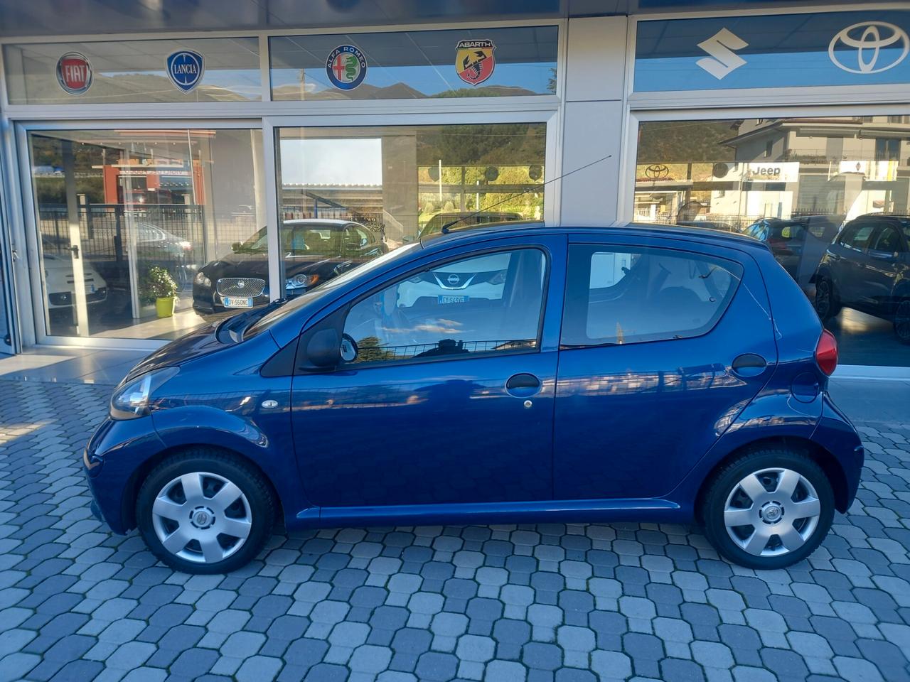 Toyota Aygo 1.0 5 PORTE ** UNICO PROPRIETARIO - COME NUOVA **