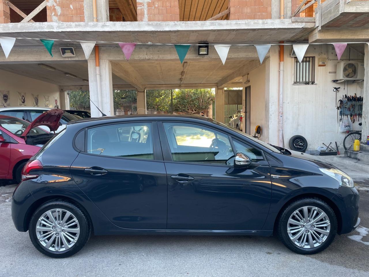 Peugeot 208 BlueHDi 75 5 porte Allure adatta neopatentati