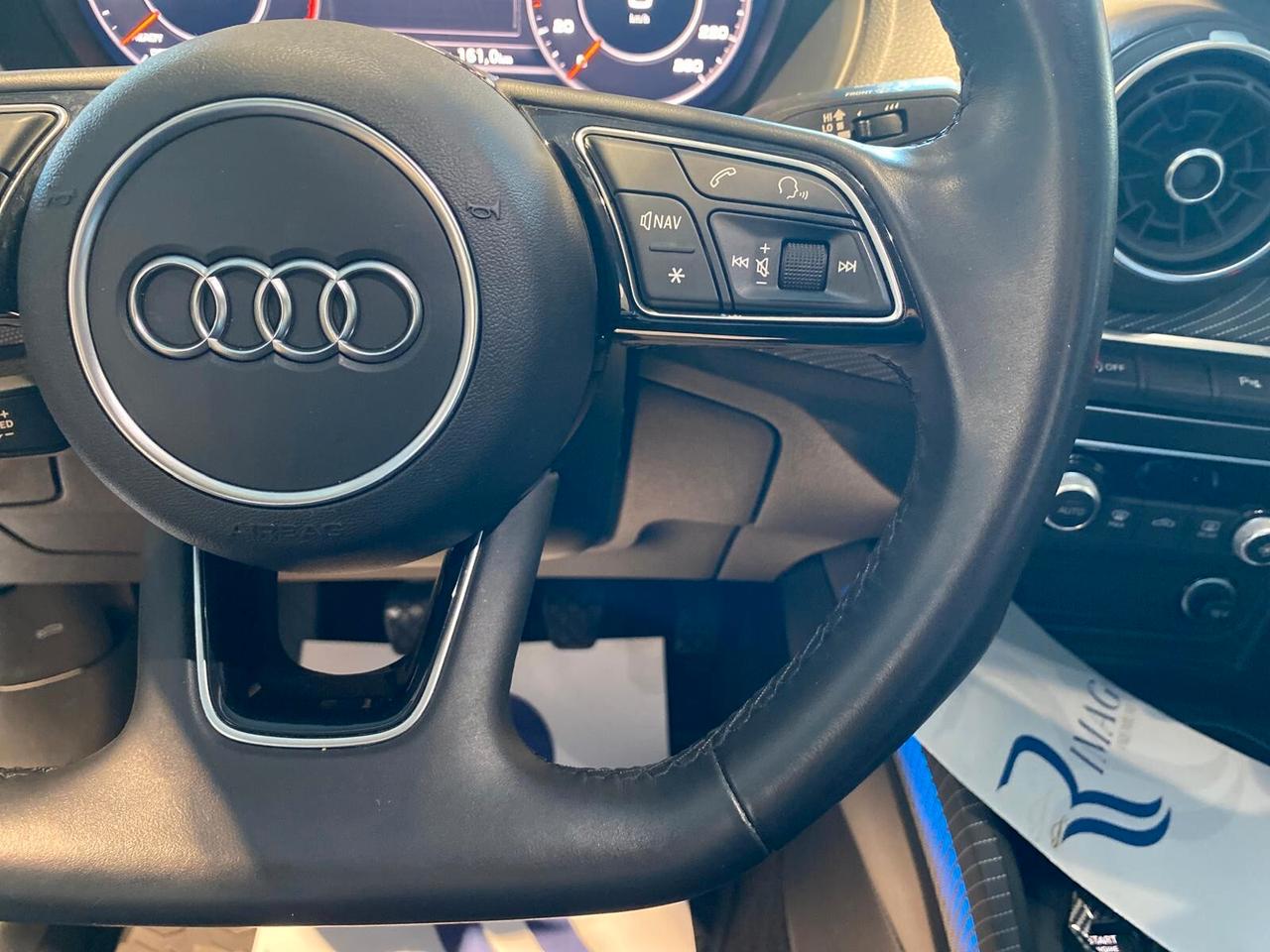 Audi Q2 35 TFSI S tronic Identity Black