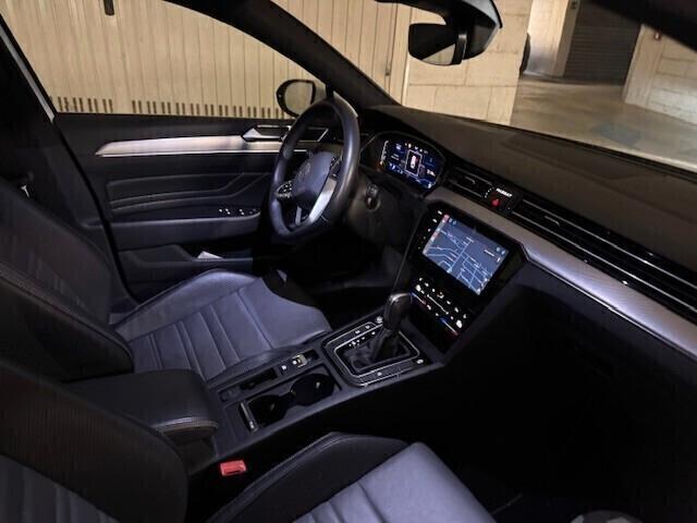Volkswagen Passat Variant 2.0 TDI DSG Executive R-Line
