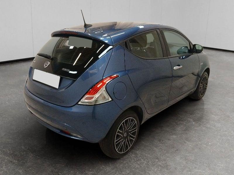 Lancia Ypsilon 1.0 firefly hybrid Gold s&s 70cv