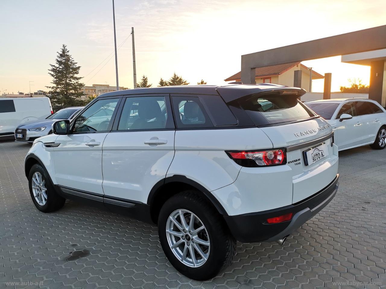 LAND ROVER RR Evoque 2.2 TD4 5p. Pure