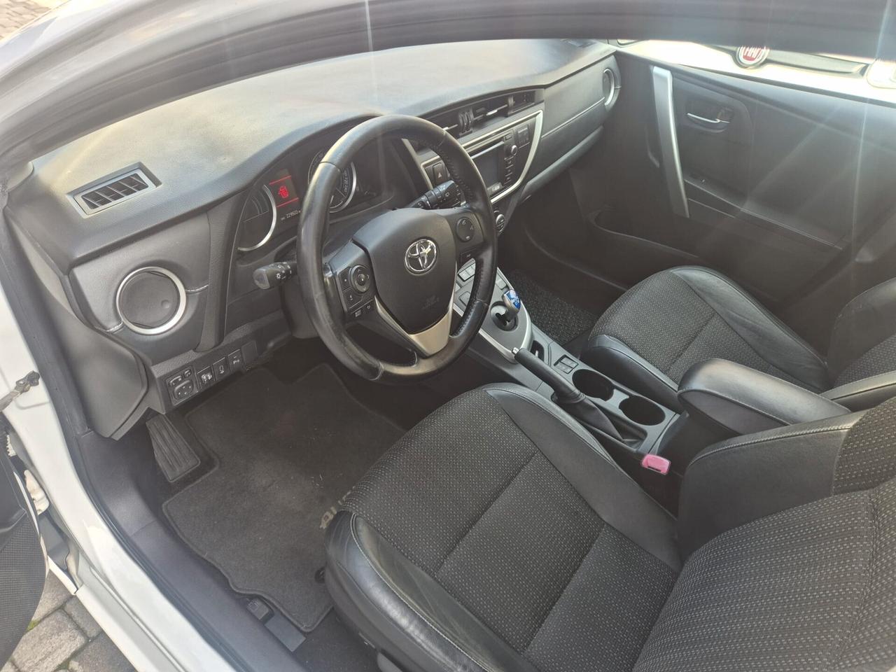 Toyota Auris Touring Sports 1.8 Hybrid Active 100CV