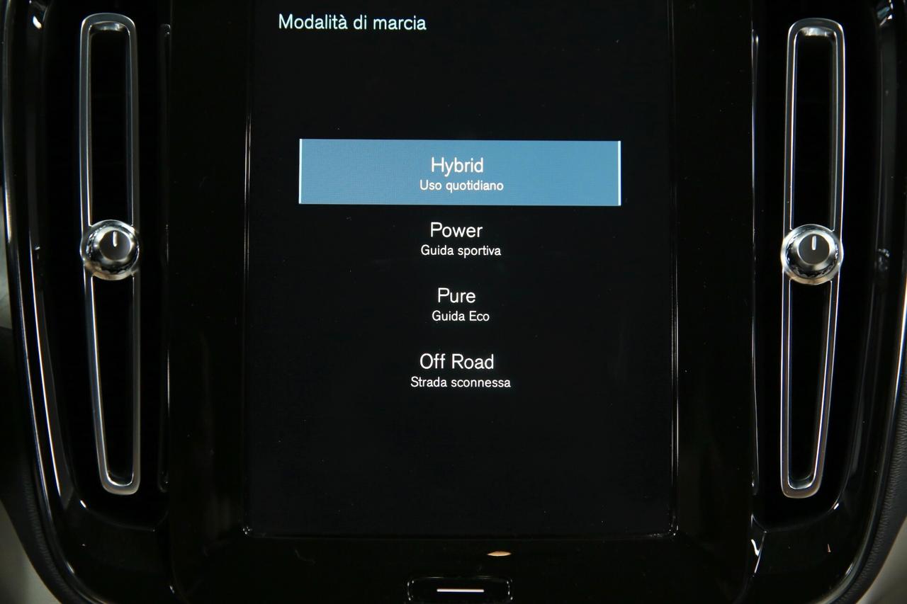 Volvo XC40 T5 Recharge Plug-in Hybrid Inscription auto