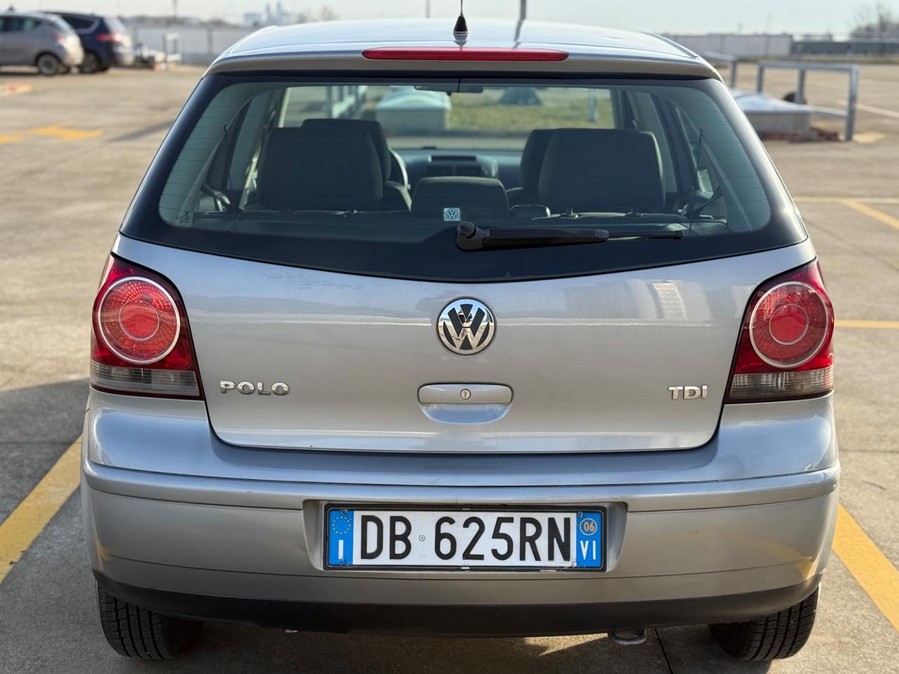 Volkswagen Polo 1.4/69CV TDI 5p. Sportline NEOPATENTI