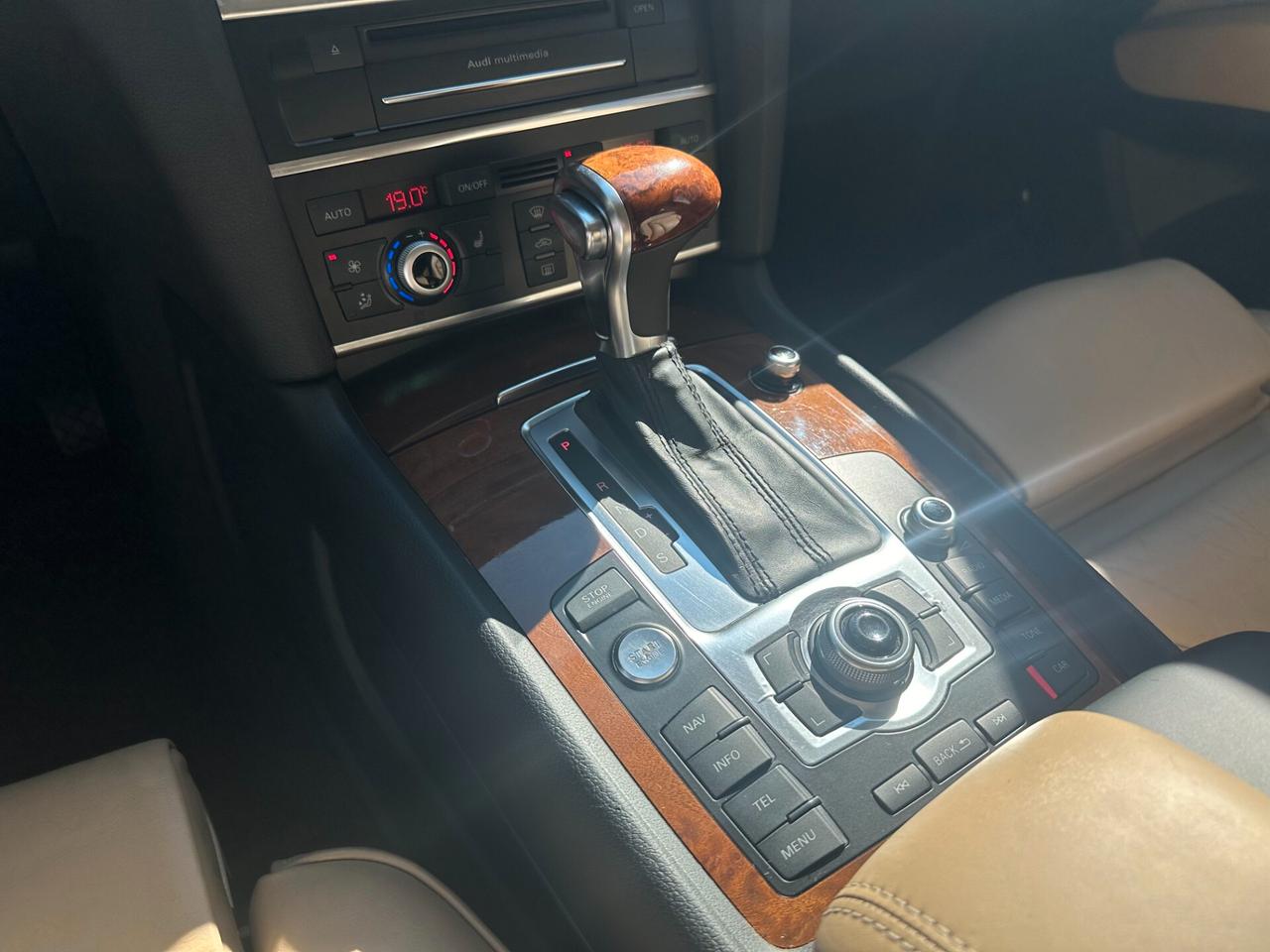 Audi Q7 4.2 V8 TDI quattro
