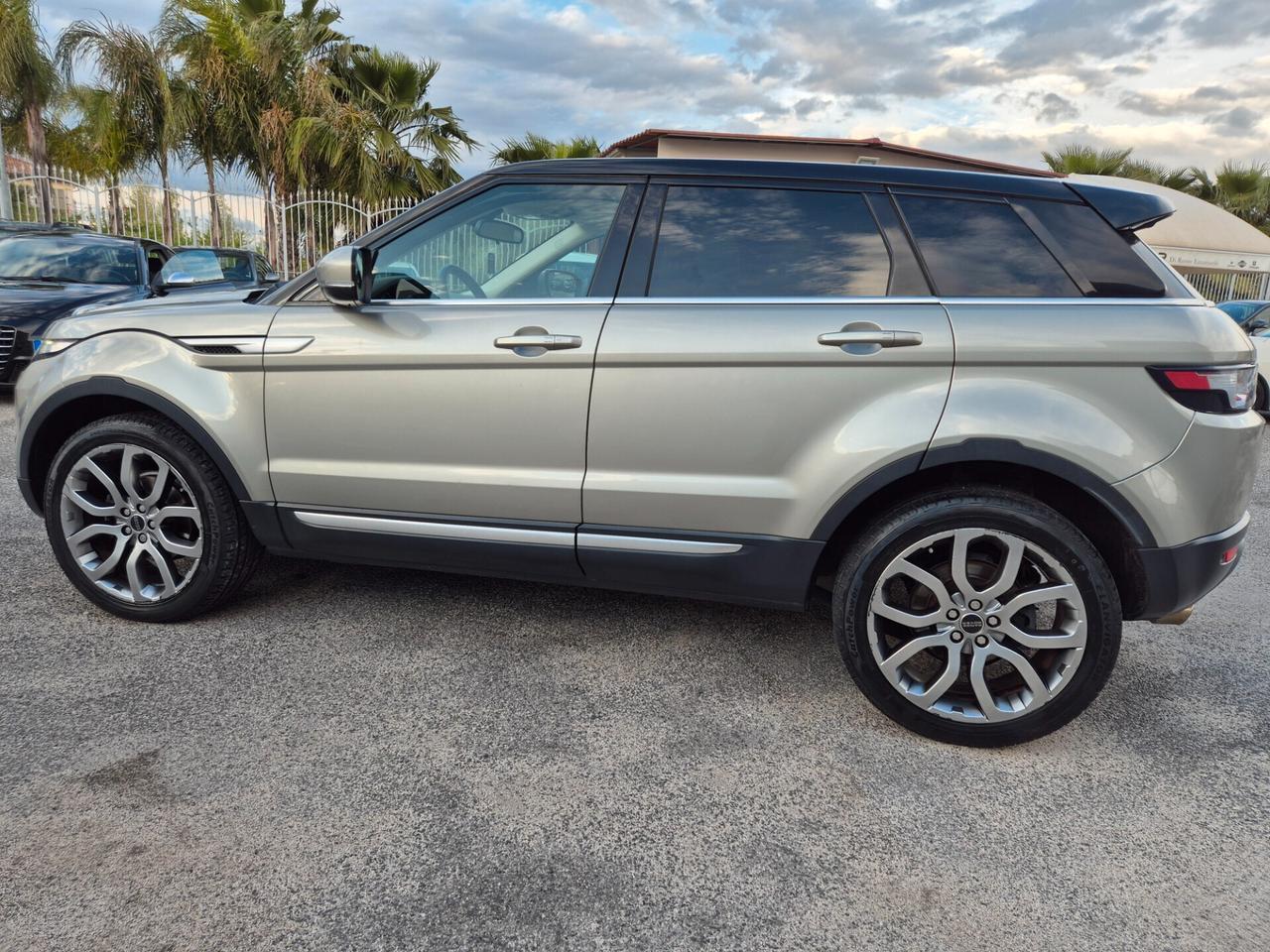Range Rover EVOQUE 2.2 Sd4 190 CV STRAFULL NUOVA