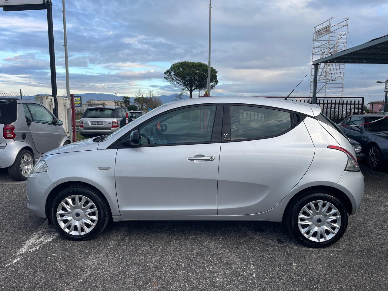 Lancia Ypsilon 1.3 MJT 95 CV 5 porte S&S Gold