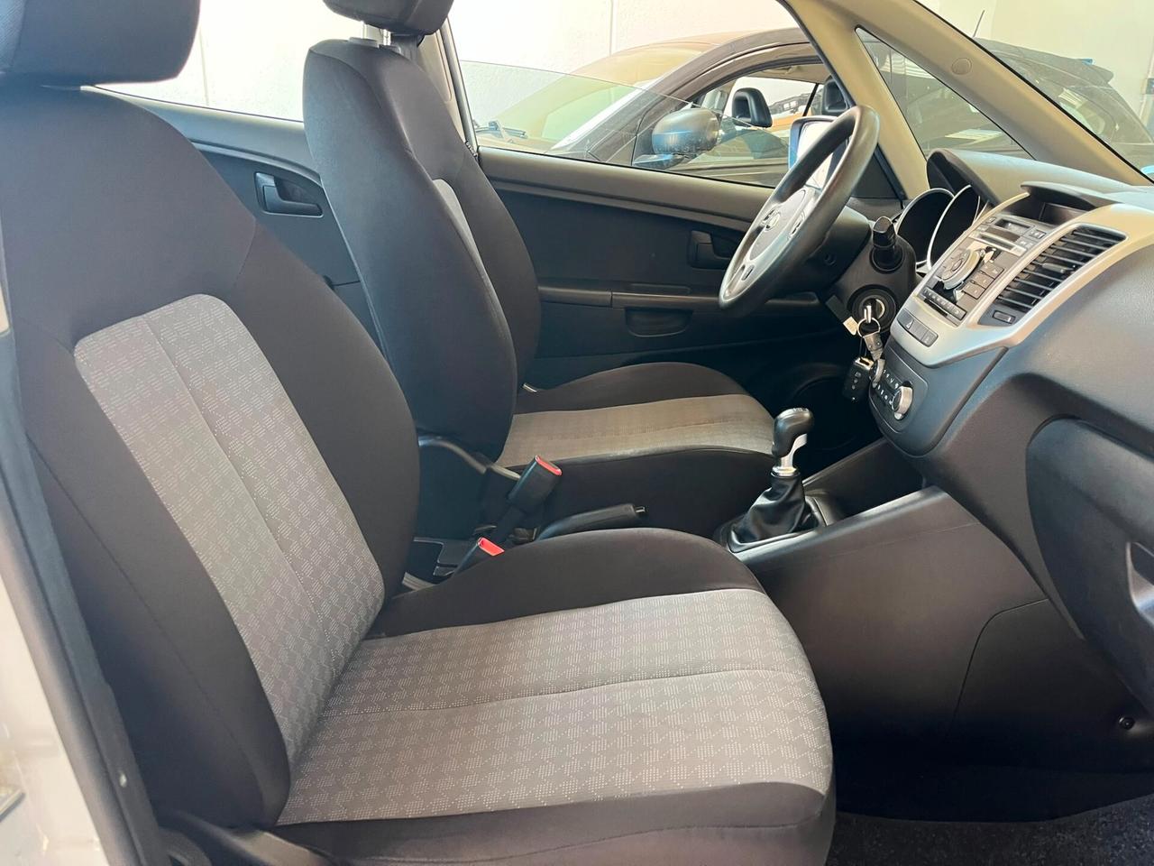 Kia Venga 1400 CRDI 90CV COOL 2015