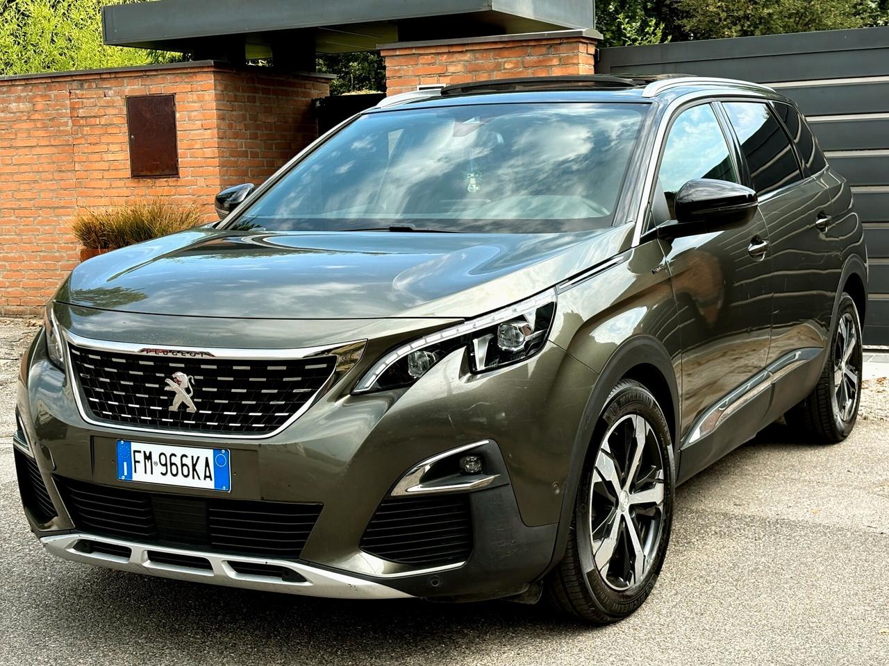 PEUGEOT 5008 2.0D 6m- 7POSTI -119000km-FULL-2018