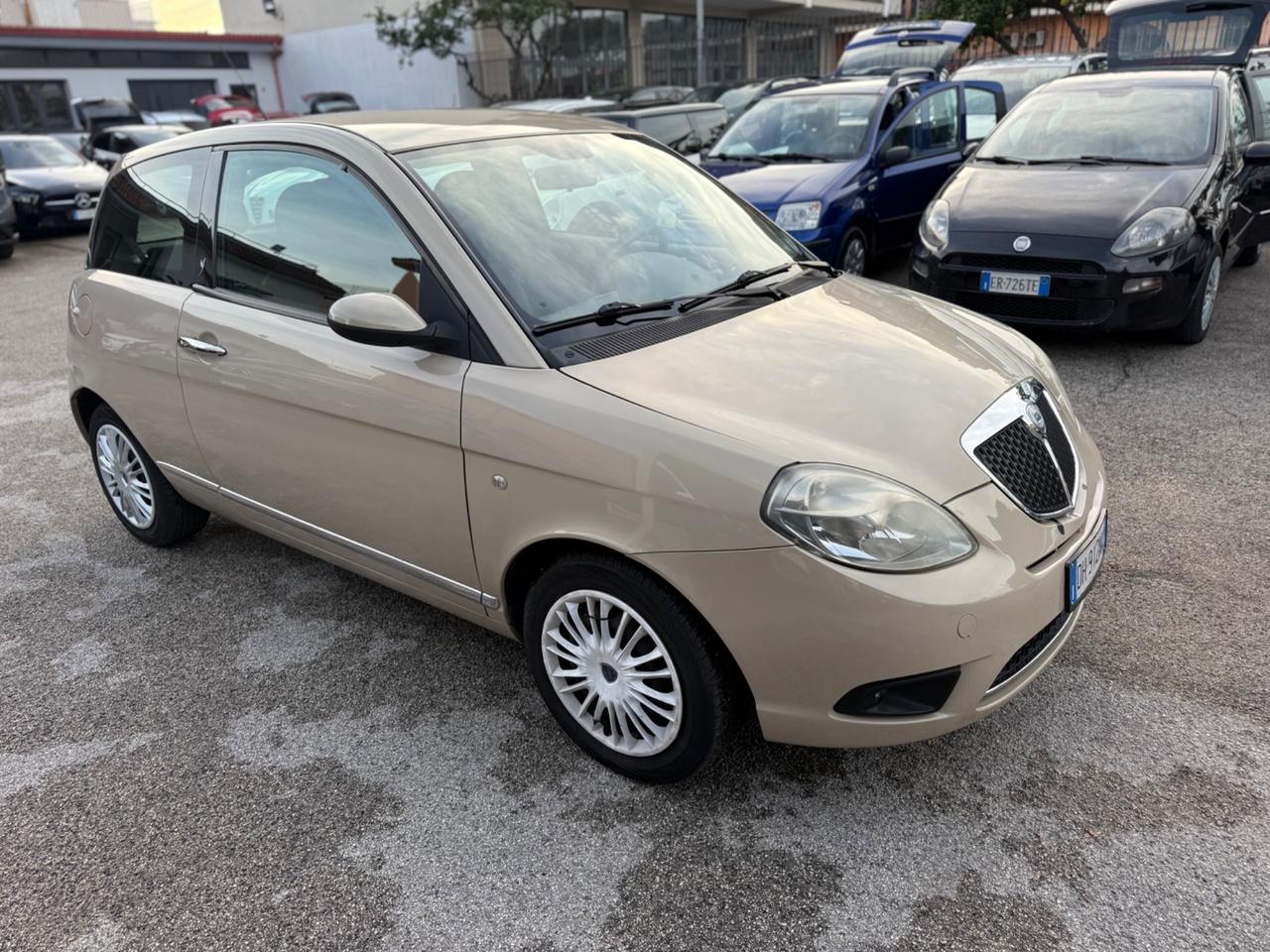 Lancia Ypsilon 1.4 16V Oro Giallo Perfetta