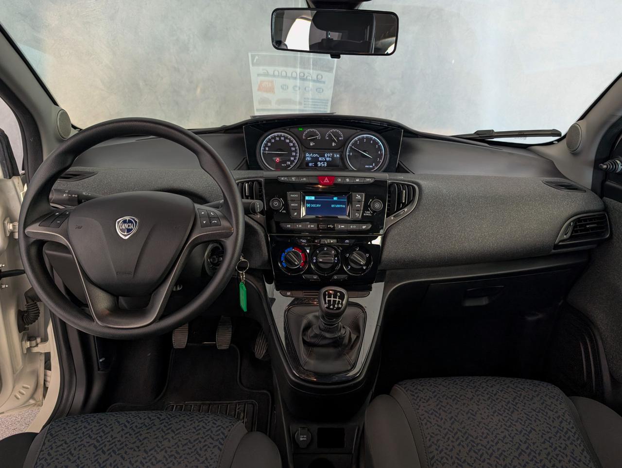 Lancia Ypsilon 1.0 Hybrid 70cv Silver