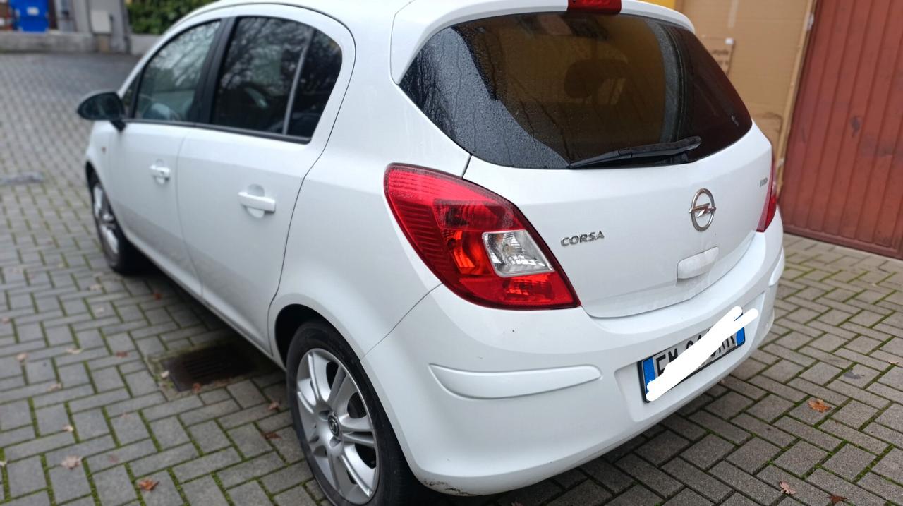 Opel Corsa 1.2 GPL OK NEOPATENTATI