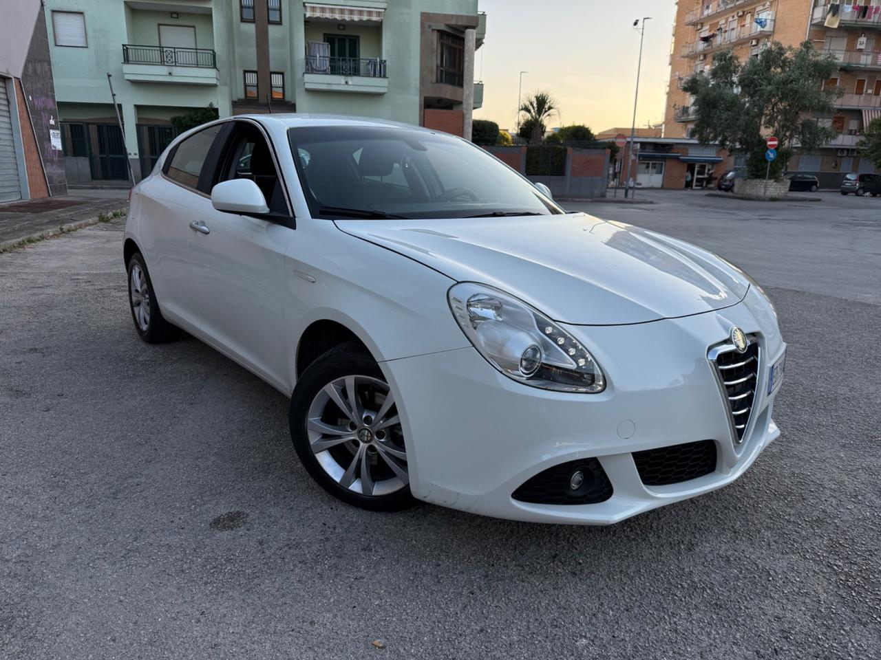 Alfa Romeo Giulietta 1.6 JTDm-2 105 CV Distinctive Full Perfetta