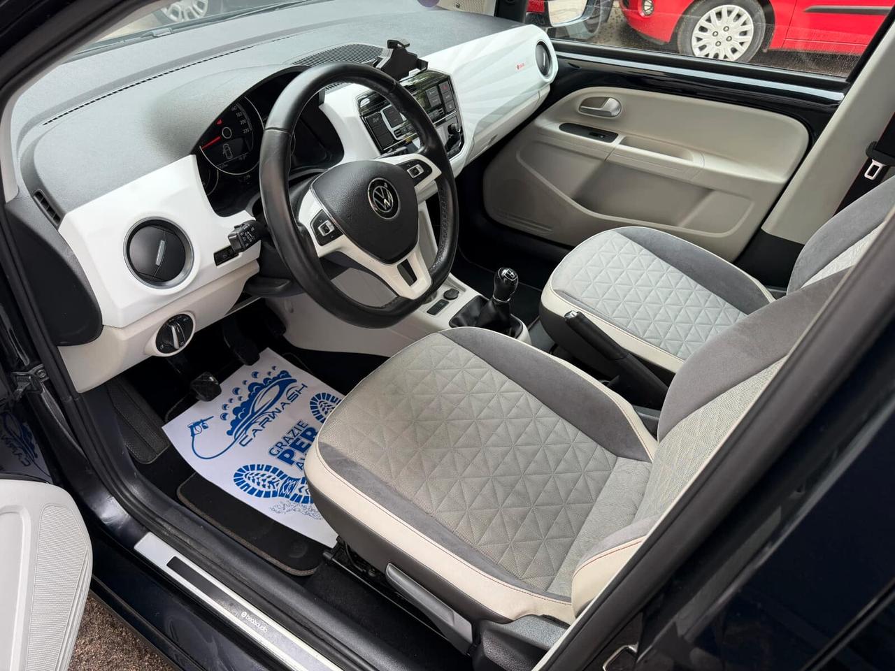 Volkswagen up! 1.0 5p. EVO beats BlueMotion Technology