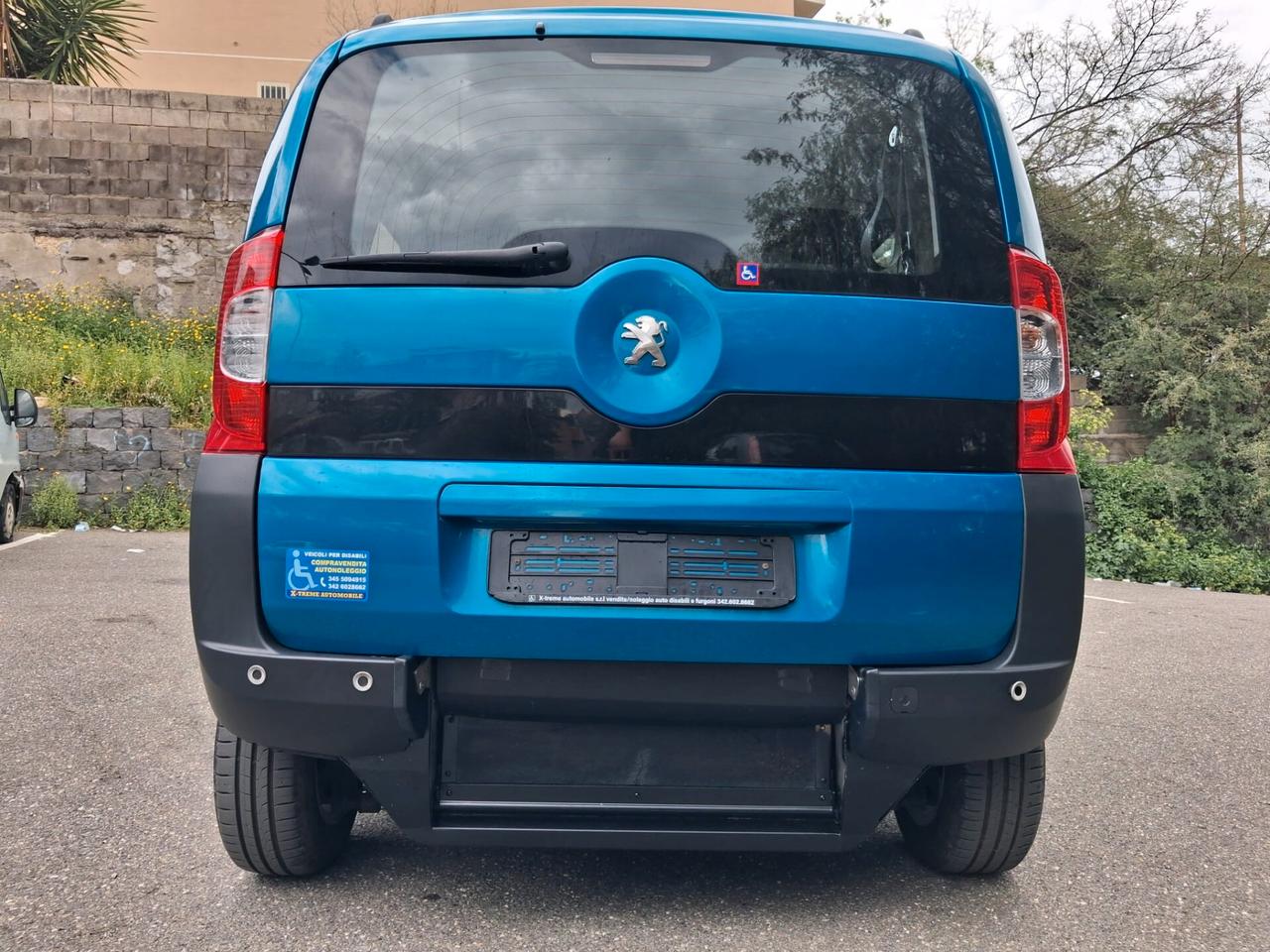 Peugeot Bipper Pianale ribassato con rampa disabili in carrozzina
