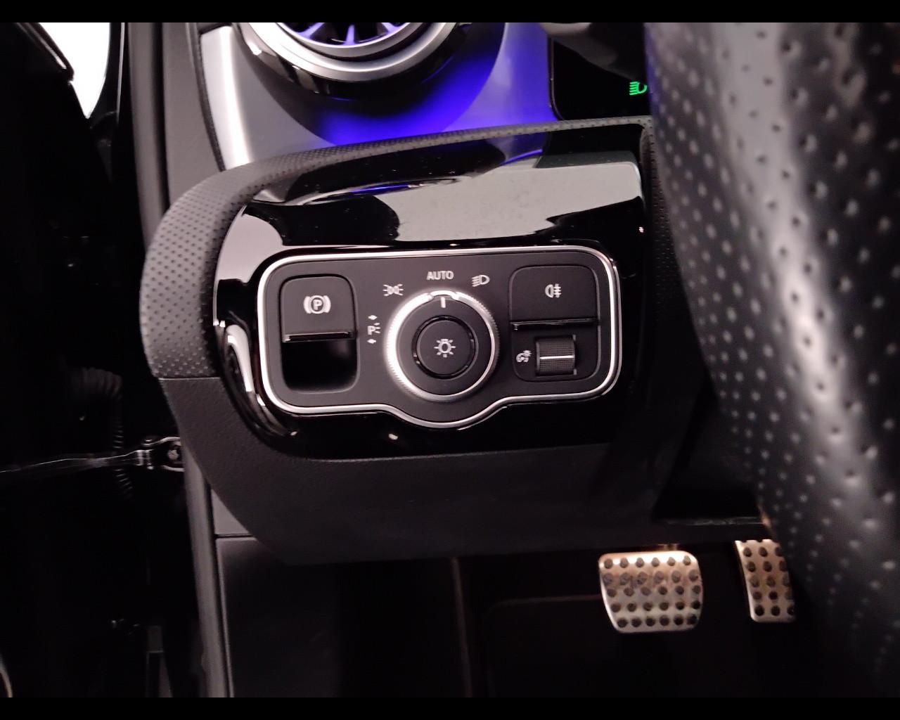 Mercedes-Benz Classe A - V177 2023 - A 180 d AMG Line Advanced Plus auto