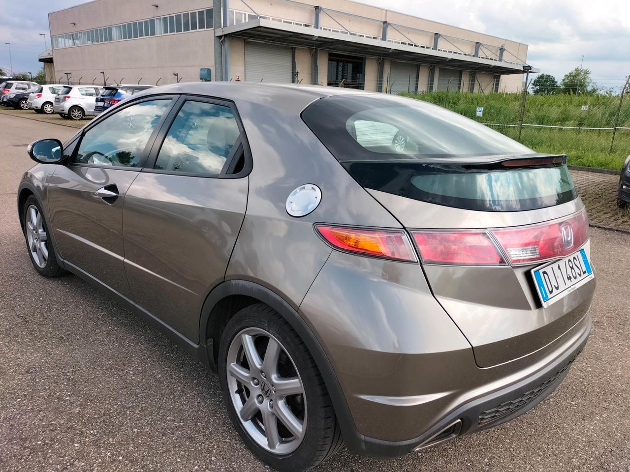 Honda Civic 1.8 i-VTEC cambio automatico