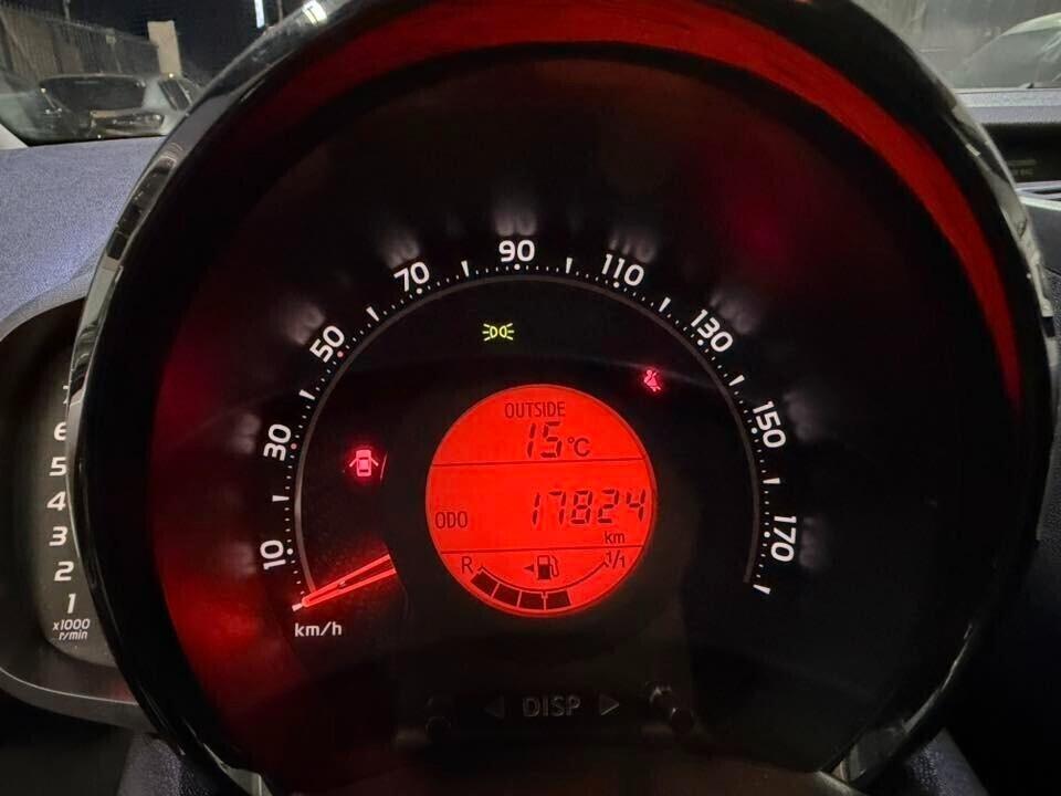 Toyota Aygo 1.0 VVT-i 72 CV 5 porte x-cite