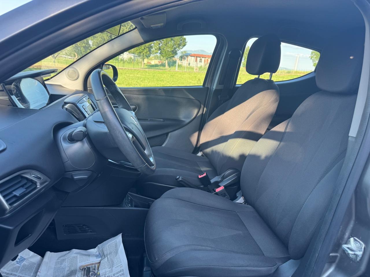 Lancia Ypsilon 1.2 69 CV 5 porte S&S Gold