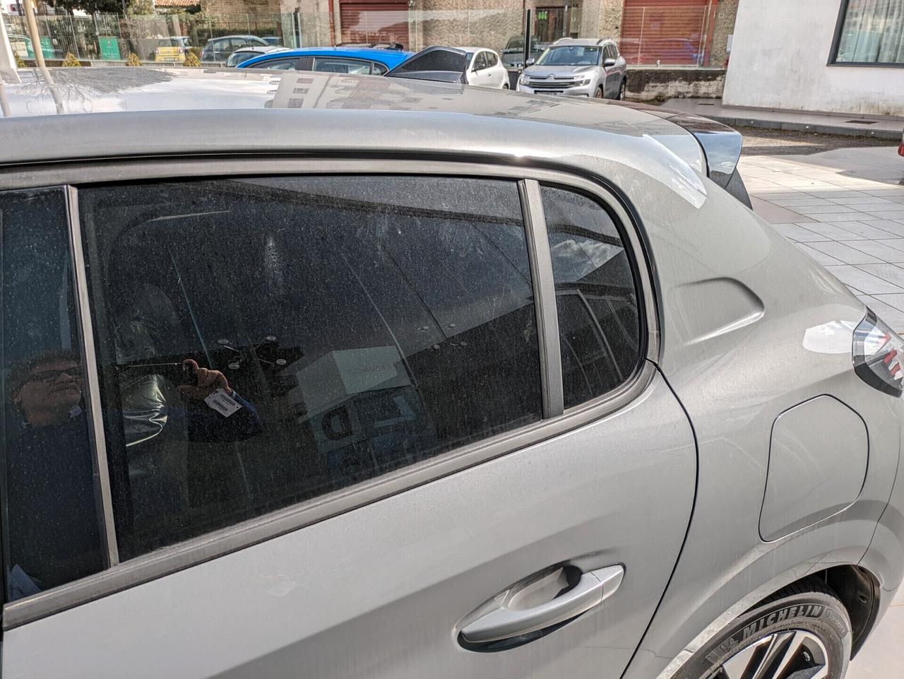 Peugeot 208 100 ALLURE