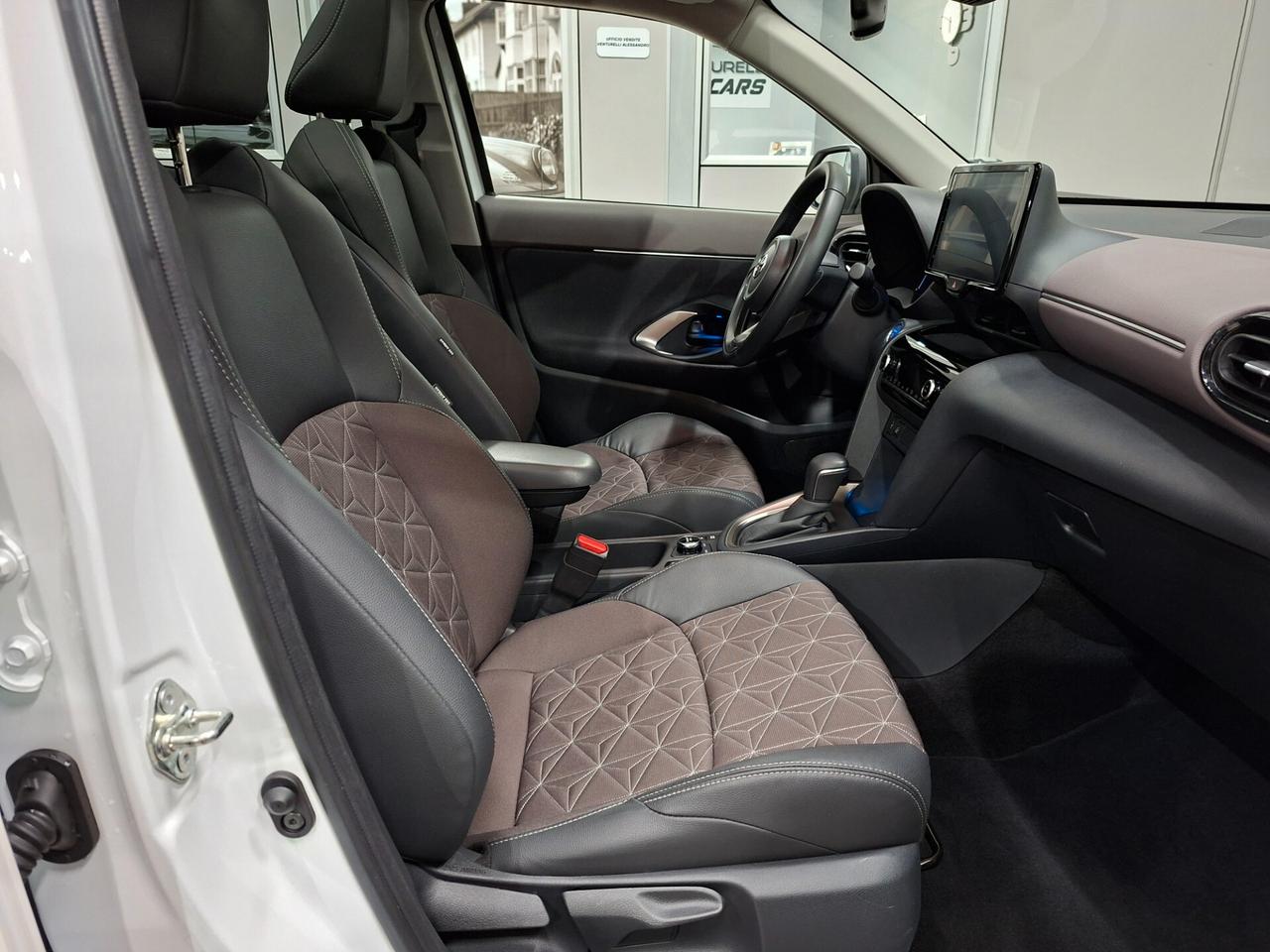 Toyota Yaris Cross 1.5 Hybrid E-CVT AWD-i Lounge