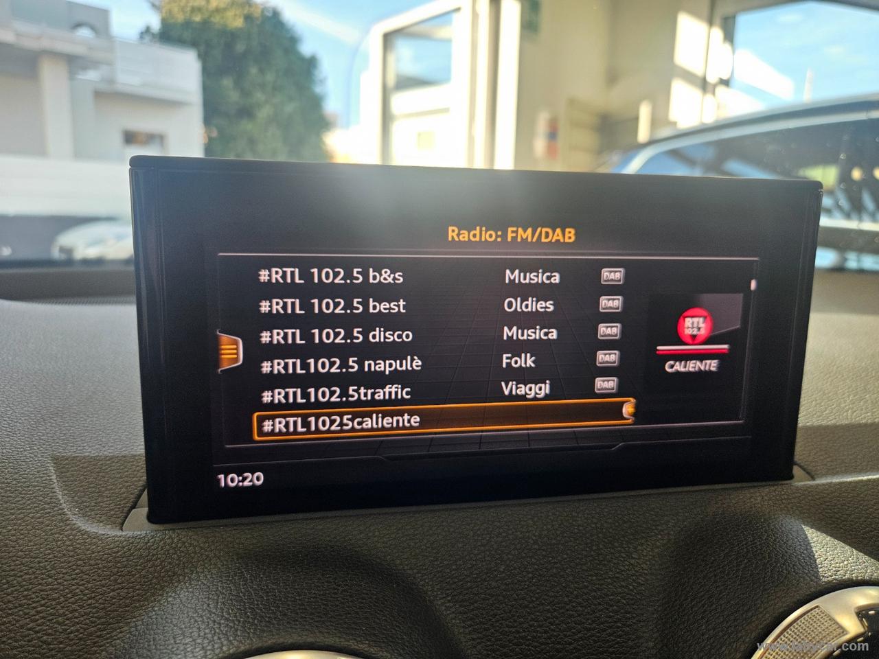 AUDI Q2 35 TDI S tronic Business