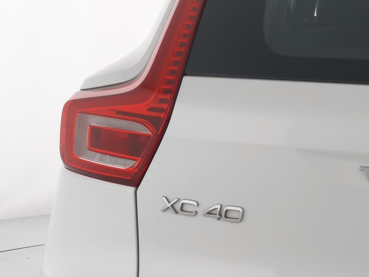 Volvo XC40 2.0 d4 R-design awd