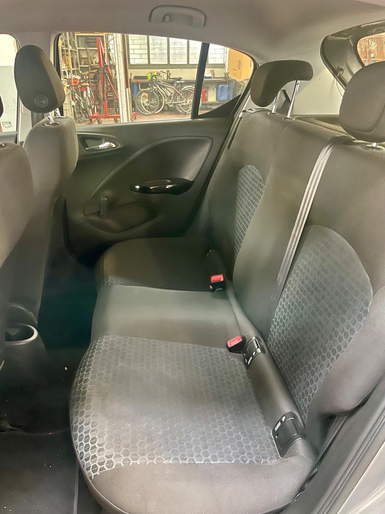 Opel Corsa 1.4 90CV 5 porte per operatori nel settore