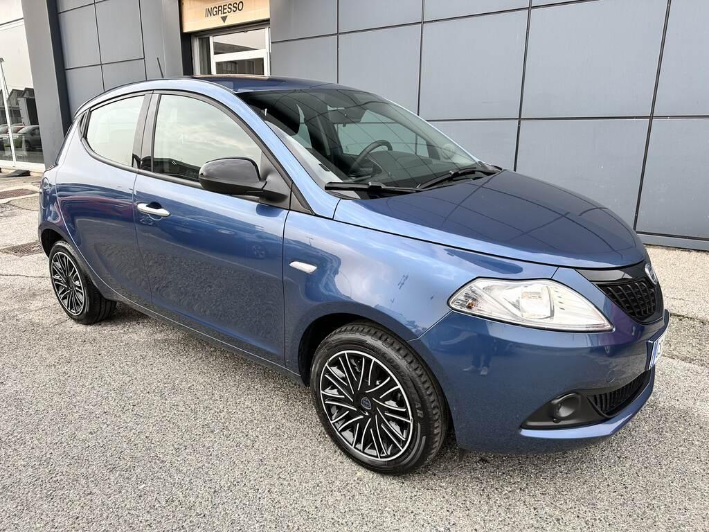 Lancia Ypsilon III 2021 Ypsilon 1.0 firefly hybrid Silver Plus s&s 70cv 5pti